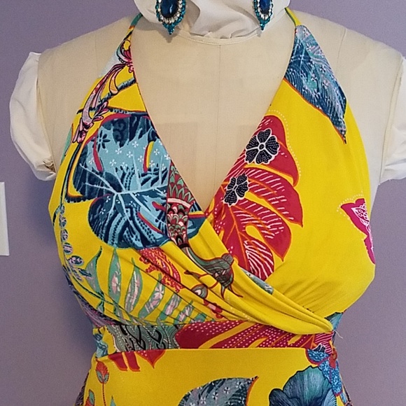 Gorgeous high slit Maxi dress. LAST ONE! - Picture 4 of 8